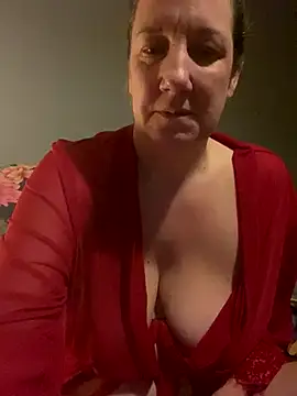 Snapshot of X-Victoria-X chatting on November 6, 2025, 5:30 am X-Victoria-X online show from November 6, 2025, 5:30 am