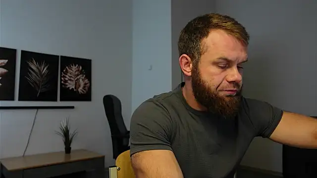 Snapshot of Stewart_Barnz chatting on October 8, 2025, 6:00 am Stewart Barnz online show from October 8, 2025, 6:00 am