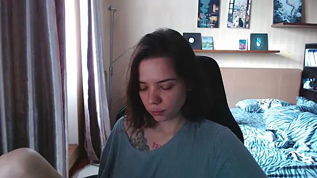 enchanting chloe online show from December 4, 2025, 9:51 am