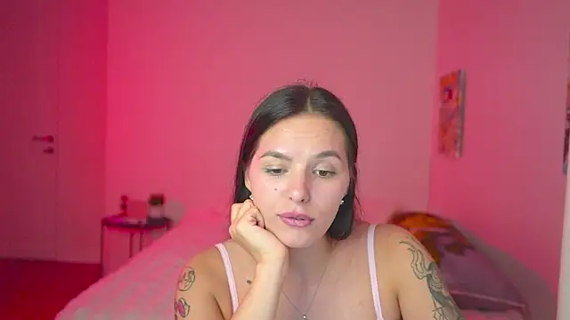 EwelynScott online show from September 24, 2025, 6:00 pm