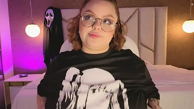 Miiss Bubble online show from October 21, 2025, 9:15 pm