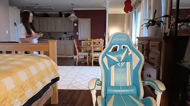 Blueeyedzaya  online show from October 8, 2025, 1:20 pm