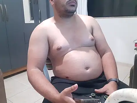 Snapshot of Urso_Nerd chatting on October 3, 2025, 3:36 am Urso Nerd online show from October 3, 2025, 3:36 am