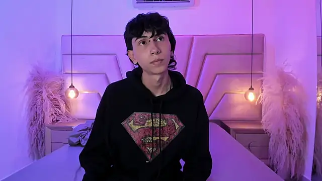 Milan LewisS online show from February 17, 2026, 4:57 pm