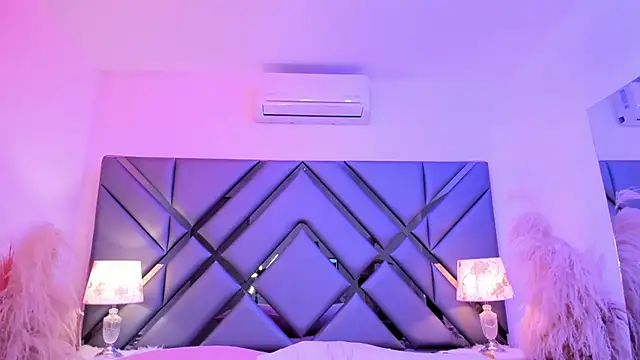 Milan LewisS online show from February 19, 2026, 12:23 pm