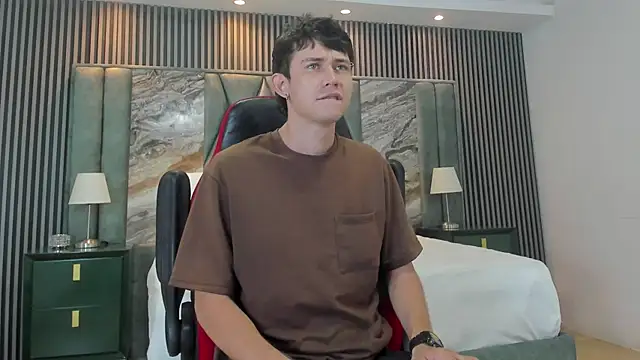 Snapshot of Michael_blue chatting on September 18, 2025, 11:56 am Michael blue online show from September 18, 2025, 11:56 am