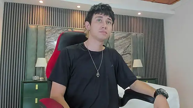 Snapshot of Michael_blue chatting on October 5, 2025, 1:31 pm Michael blue online show from October 5, 2025, 1:31 pm