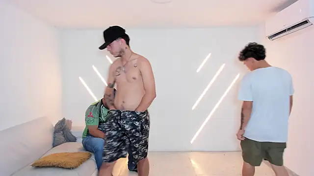 Snapshot of brutal_sex_room2k chatting on September 22, 2025, 12:29 pm brutal sex room2k online show from September 22, 2025, 12:29 pm