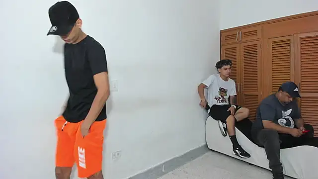 Snapshot of brutal_sex_room2k chatting on October 12, 2025, 12:59 pm brutal sex room2k online show from October 12, 2025, 12:59 pm