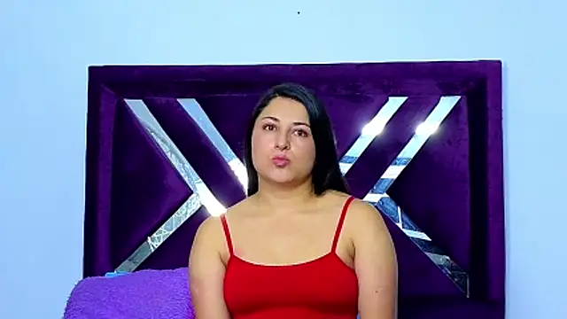 cuteeimy online show from January 6, 2026, 7:39 pm