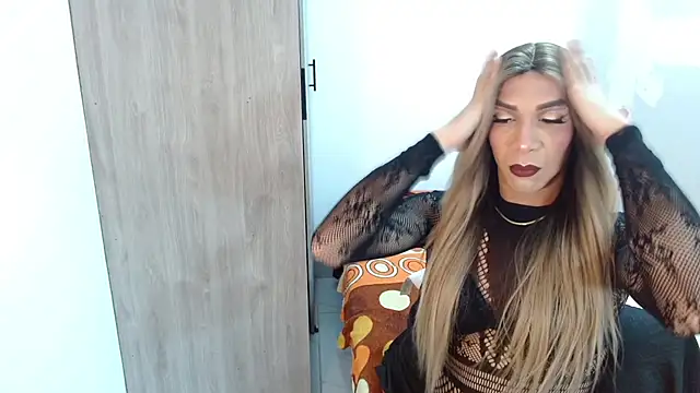 couple vzl online show from October 11, 2025, 4:55 am