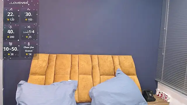 KendraaSimons online show from December 1, 2025, 7:52 pm