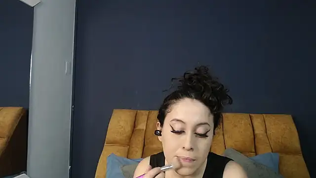 Snapshot of KendraaSimons chatting on May 19, 2026, 7:53 pm KendraaSimons online show from May 19, 2026, 7:53 pm