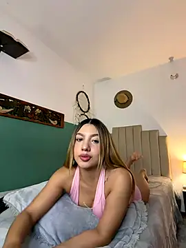 paulina ferrer online show from December 17, 2025, 5:24 am