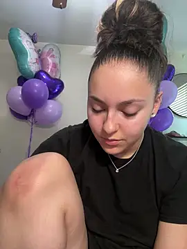 Snapshot of babykalirose chatting on April 23, 2026, 6:32 pm babykalirose online show from April 23, 2026, 6:32 pm