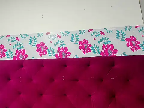 SandyThorner online show from November 19, 2025, 5:24 pm