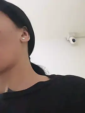 Scaarlettfox online show from April 17, 2026, 8:45 pm