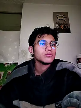 Snapshot of Bastian_wolf_ chatting on July 29, 2026, 3:43 pm Bastian wolf online show from July 29, 2026, 3:43 pm