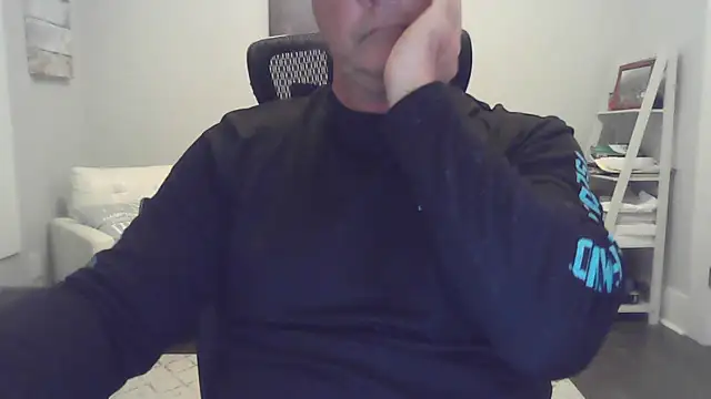 Snapshot of cyclone1212 chatting on May 4, 2026, 9:16 am cyclone1212 online show from May 4, 2026, 9:16 am