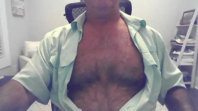 Snapshot of cyclone1212 chatting on June 15, 2026, 9:33 am cyclone1212 online show from June 15, 2026, 9:33 am