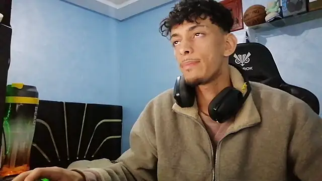 Snapshot of Dark_DesireX chatting on March 13, 2026, 10:27 pm Dark DesireX online show from March 13, 2026, 10:27 pm