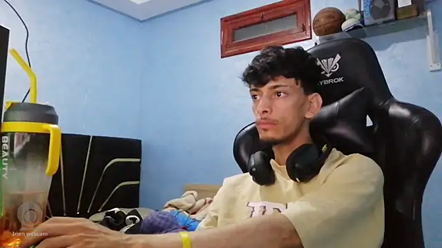 Snapshot of Dark_DesireX chatting on March 29, 2026, 3:01 pm Dark DesireX online show from March 29, 2026, 3:01 pm