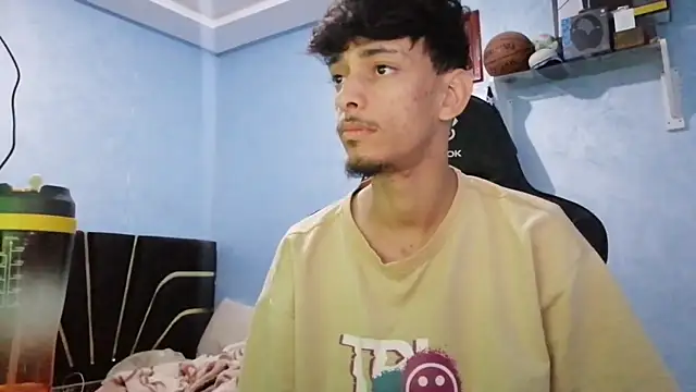 Snapshot of Dark_DesireX chatting on April 1, 2026, 2:03 pm Dark DesireX online show from April 1, 2026, 2:03 pm