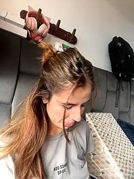 AllieYourGirl online show from October 3, 2025, 7:11 pm