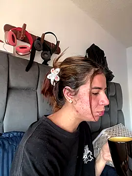 AllieYourGirl online show from November 29, 2025, 2:31 pm