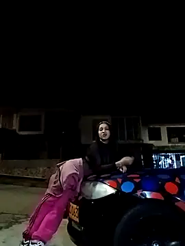 Arii collins1 online show from October 8, 2025, 3:59 am