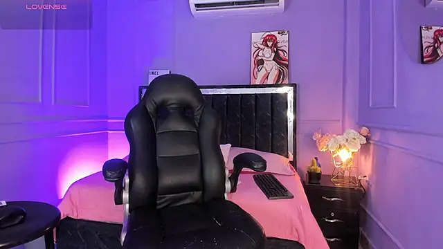 SwettRenata  online show from March 12, 2026, 12:44 pm