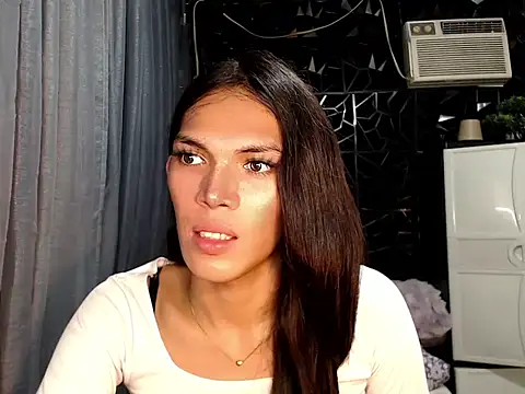 Snapshot of ladyhotcuming chatting on June 15, 2026, 2:14 am ladyhotcuming online show from June 15, 2026, 2:14 am