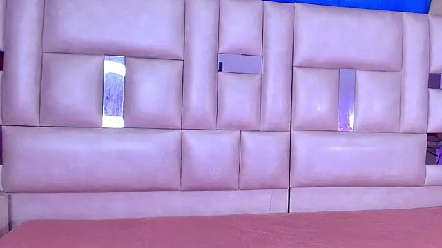 emmacurvy online show from October 3, 2025, 3:03 am