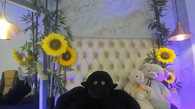 LittleeJaz online show from June 5, 2026, 5:03 am