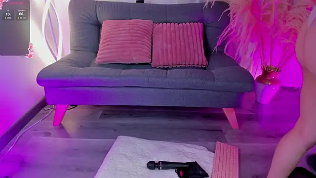 hannacutegod online show from December 23, 2025, 5:27 am