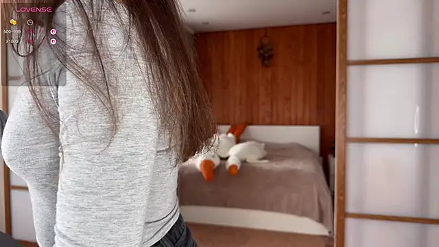 Snapshot of PlumyBun chatting on September 21, 2025, 4:25 am PlumyBun online show from September 21, 2025, 4:25 am