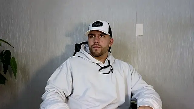 Snapshot of Ades_Lowe chatting on October 8, 2025, 11:52 am Ades Lowe online show from October 8, 2025, 11:52 am