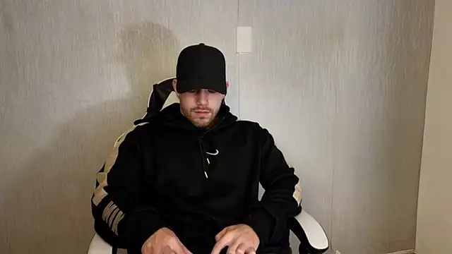 Snapshot of Ades_Lowe chatting on October 10, 2025, 11:42 am Ades Lowe online show from October 10, 2025, 11:42 am