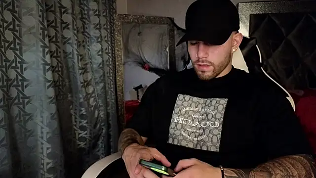 Snapshot of Ades_Lowe chatting on October 12, 2025, 3:49 am Ades Lowe online show from October 12, 2025, 3:49 am