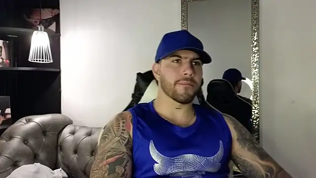 Snapshot of Ades_Lowe chatting on October 17, 2025, 12:30 pm Ades Lowe online show from October 17, 2025, 12:30 pm