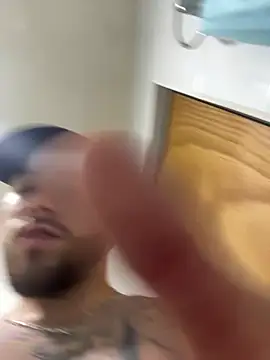 Snapshot of Ades_Lowe chatting on October 26, 2025, 1:22 am Ades Lowe online show from October 26, 2025, 1:22 am