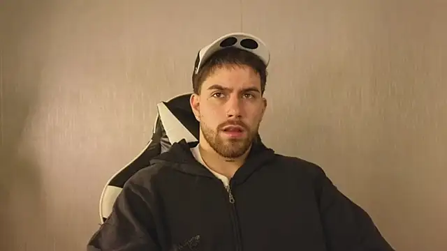 Snapshot of Ades_Lowe chatting on November 13, 2025, 11:31 am Ades Lowe online show from November 13, 2025, 11:31 am