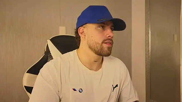 Snapshot of Ades_Lowe chatting on November 14, 2025, 12:59 pm Ades Lowe online show from November 14, 2025, 12:59 pm