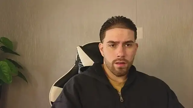 Snapshot of Ades_Lowe chatting on November 15, 2025, 12:13 pm Ades Lowe online show from November 15, 2025, 12:13 pm