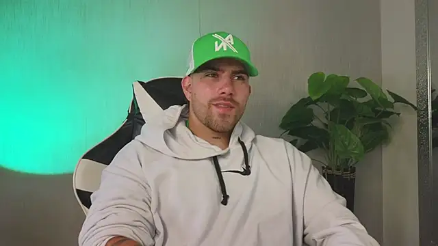 Snapshot of Ades_Lowe chatting on November 24, 2025, 11:54 am Ades Lowe online show from November 24, 2025, 11:54 am