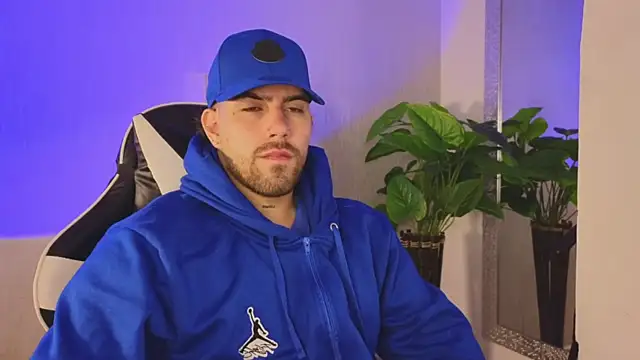 Snapshot of Ades_Lowe chatting on November 30, 2025, 11:36 am Ades Lowe online show from November 30, 2025, 11:36 am