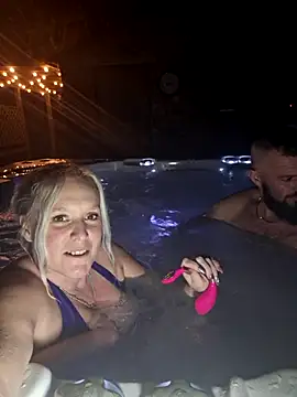 Bouncy-Bella28X online show from March 27, 2026, 8:19 pm