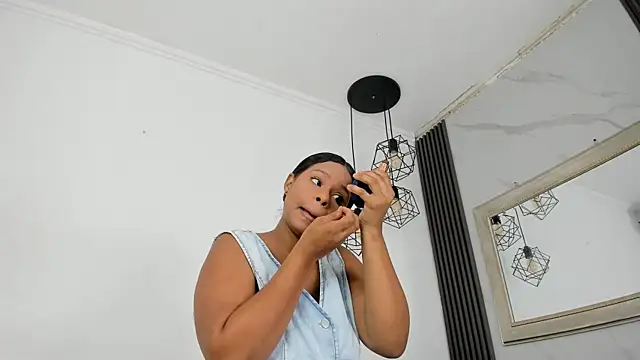 Snapshot of keyla_mejia chatting on May 6, 2026, 11:59 am keyla mejia online show from May 6, 2026, 11:59 am