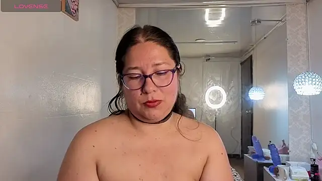 Snapshot of scarlett_widow_ chatting on June 2, 2026, 2:57 am scarlett widow online show from June 2, 2026, 2:57 am