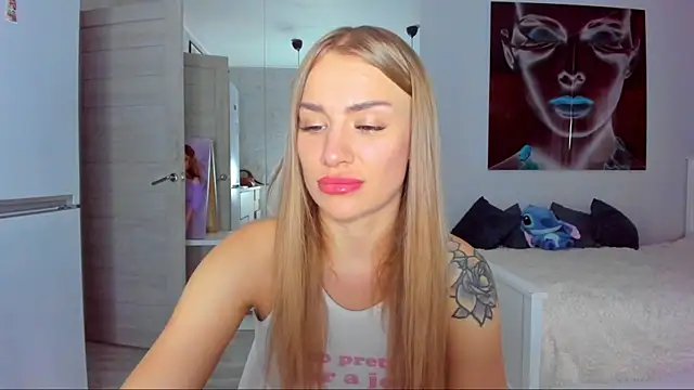 Snapshot of MashaFromRussia__ chatting on October 13, 2025, 10:04 am MashaFromRussia online show from October 13, 2025, 10:04 am